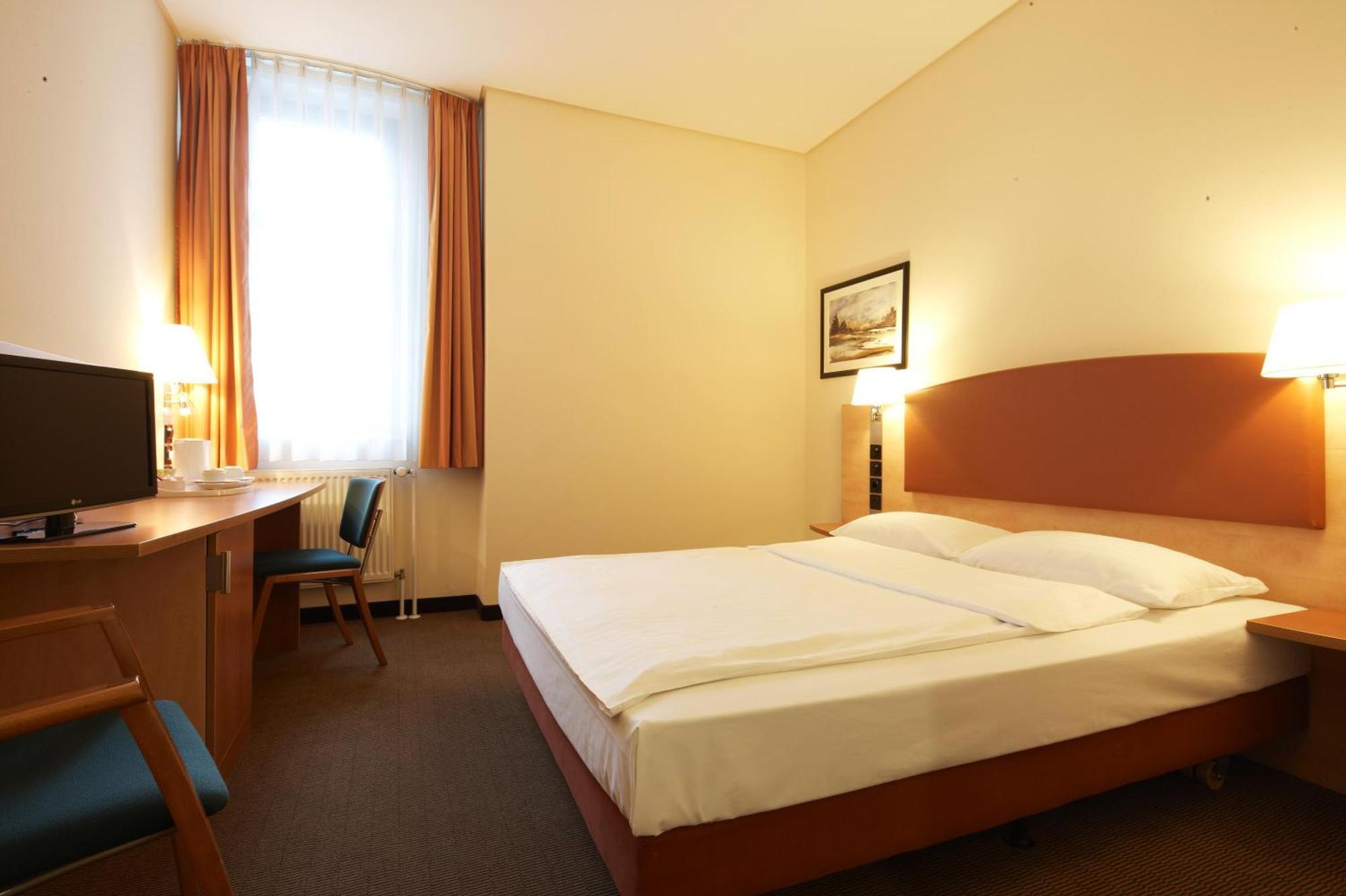 Intercityhotel Berlin Ostbahnhof, Berlin